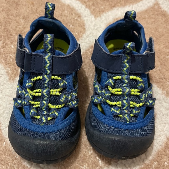 Toddler Boy OshKosh Velcro Summer/Water Shoes